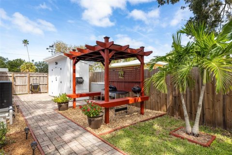 House in Dunedin, Florida 2 bedrooms, 150.97 sq.m. № 2388771 - photo 30