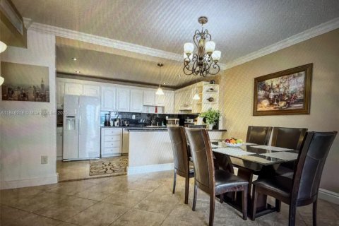 Copropriété à louer à Sunny Isles Beach, Floride: 1 chambre, 93.37 m2 № 1892507 - photo 1