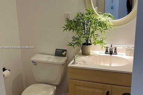 Condo in Sunny Isles Beach, Florida, 1 bedroom  № 1892507 - photo 25