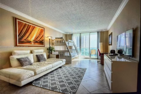 Copropriété à louer à Sunny Isles Beach, Floride: 1 chambre, 93.37 m2 № 1892507 - photo 5