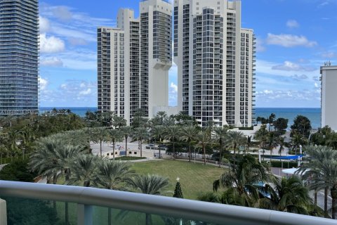 Copropriété à louer à Sunny Isles Beach, Floride: 1 chambre, 93.37 m2 № 1892507 - photo 17