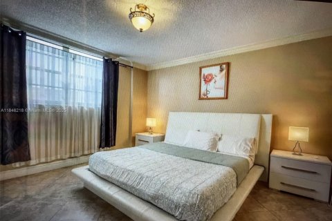 Copropriété à louer à Sunny Isles Beach, Floride: 1 chambre, 93.37 m2 № 1892507 - photo 9