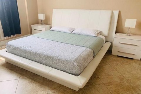 Copropriété à louer à Sunny Isles Beach, Floride: 1 chambre, 93.37 m2 № 1892507 - photo 10