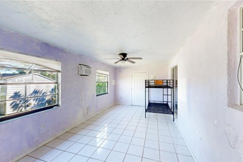 Casa en venta en Florida City, Florida, 4 dormitorios, 155.61 m2 № 2002326 - foto 24