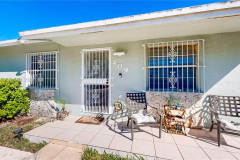 Casa en venta en Florida City, Florida, 4 dormitorios, 155.61 m2 № 2002326 - foto 3