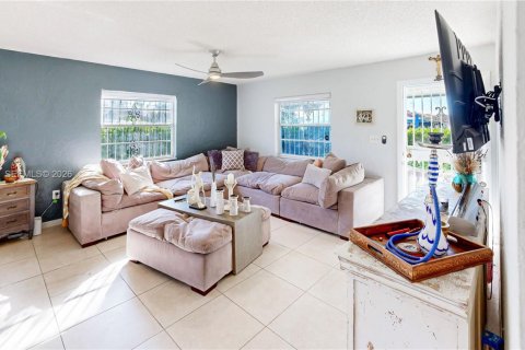 Casa en venta en Florida City, Florida, 4 dormitorios, 155.61 m2 № 2002326 - foto 7