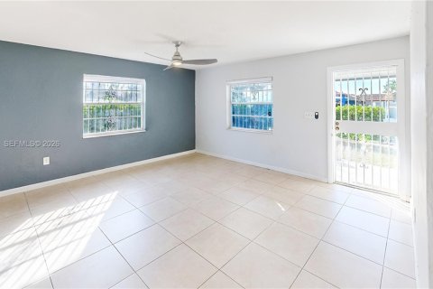 Casa en venta en Florida City, Florida, 4 dormitorios, 155.61 m2 № 2002326 - foto 8