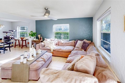 Casa en venta en Florida City, Florida, 4 dormitorios, 155.61 m2 № 2002326 - foto 5