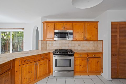 Купить виллу или дом в Майами, Флорида 4 спальни, 208.38м2, № 1806263 - фото 6