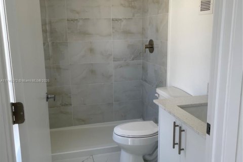 Adosado en venta en Naranja, Florida, 4 dormitorios, 129.88 m2 № 1497434 - foto 7