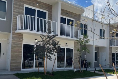 Adosado en venta en Naranja, Florida, 4 dormitorios, 129.88 m2 № 1497434 - foto 1