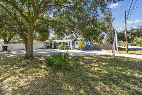 Immobilier commercial à vendre à Tampa, Floride: 120.4 m2 № 2330446 - photo 2