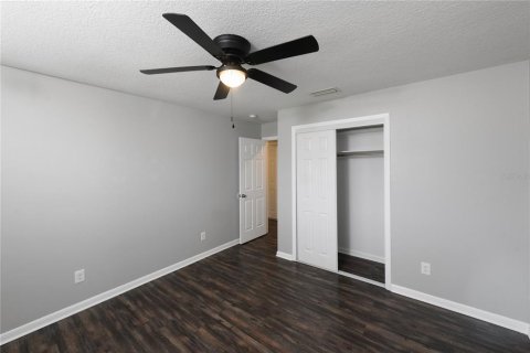 House in Brandon, Florida 4 bedrooms, 177.07 sq.m. № 1808818 - photo 23