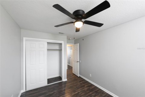 House in Brandon, Florida 4 bedrooms, 177.07 sq.m. № 1808818 - photo 22