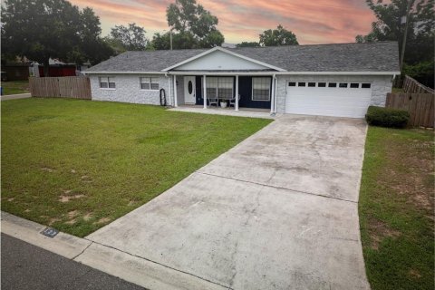House in Brandon, Florida 4 bedrooms, 177.07 sq.m. № 1808818 - photo 2