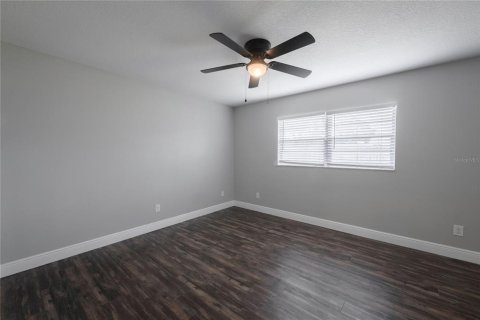 House in Brandon, Florida 4 bedrooms, 177.07 sq.m. № 1808818 - photo 24