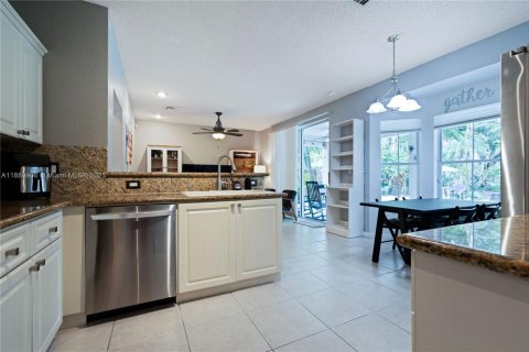 Купить виллу или дом в Дейви, Флорида 4 спальни, 229.1м2, № 1928520 - фото 14