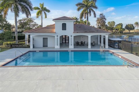 Купить таунхаус в Майами, Флорида 3 спальни, № 2032544 - фото 20