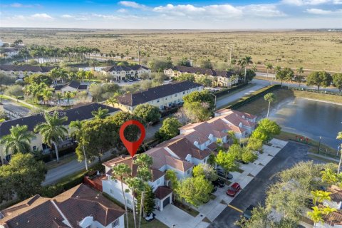 Купить таунхаус в Майами, Флорида 3 спальни, № 2032544 - фото 25