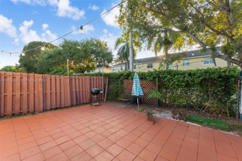 Купить таунхаус в Майами, Флорида 3 спальни, № 2032544 - фото 19