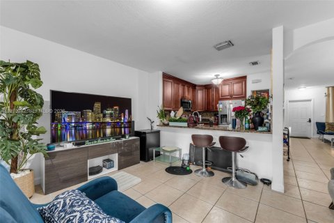 Купить таунхаус в Майами, Флорида 3 спальни, № 2032544 - фото 9