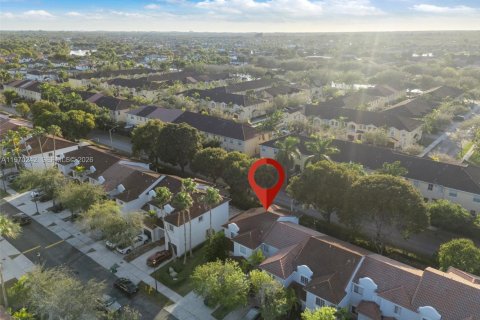 Купить таунхаус в Майами, Флорида 3 спальни, № 2032544 - фото 24