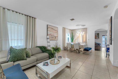 Купить таунхаус в Майами, Флорида 3 спальни, № 2032544 - фото 4