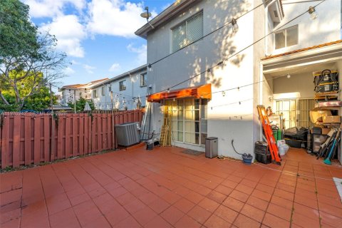 Купить таунхаус в Майами, Флорида 3 спальни, № 2032544 - фото 18