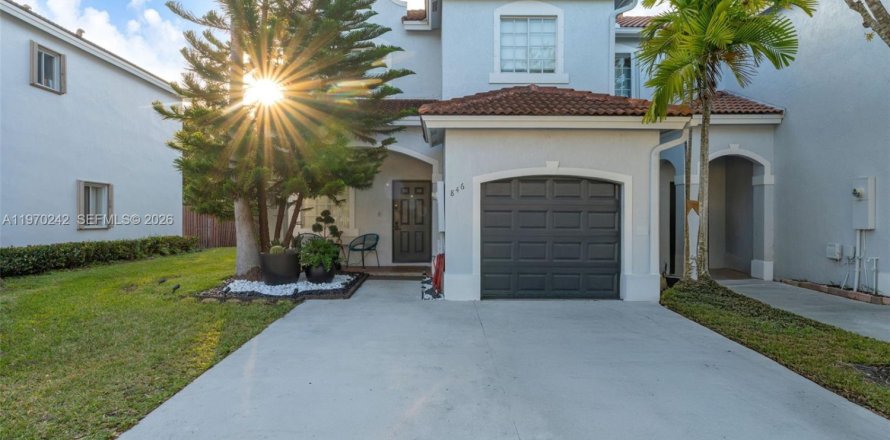 Таунхаус в Майами, Флорида 3 спальни № 2032544