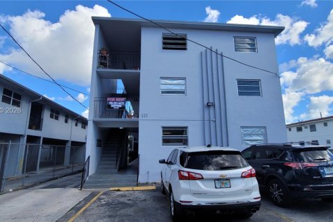 Commercial property in Miami, Florida 893.26 sq.m. № 2066104