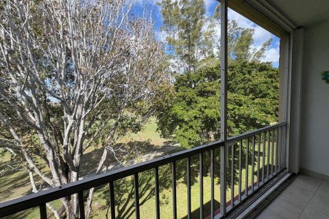 Condo in Margate, Florida, 2 bedrooms  № 2190656 - photo 14