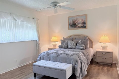 Condo in Margate, Florida, 2 bedrooms  № 2190656 - photo 24
