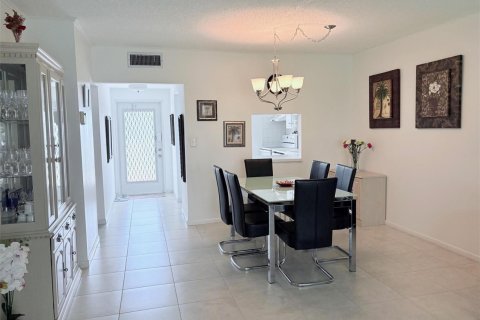 Condo in Margate, Florida, 2 bedrooms  № 2190656 - photo 8