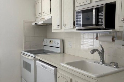 Condo in Margate, Florida, 2 bedrooms  № 2190656 - photo 2
