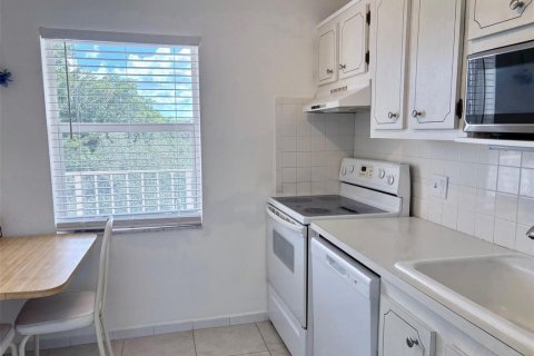Condo in Margate, Florida, 2 bedrooms  № 2190656 - photo 4