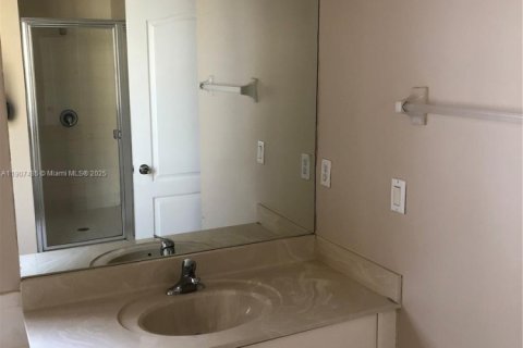 Villa ou maison à vendre à Miami, Floride: 5 chambres, 254.55 m2 № 1963904 - photo 30