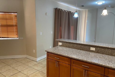 Villa ou maison à vendre à Miami, Floride: 5 chambres, 254.55 m2 № 1963904 - photo 9