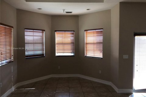 Villa ou maison à vendre à Miami, Floride: 5 chambres, 254.55 m2 № 1963904 - photo 25