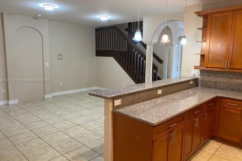 Villa ou maison à vendre à Miami, Floride: 5 chambres, 254.55 m2 № 1963904 - photo 11