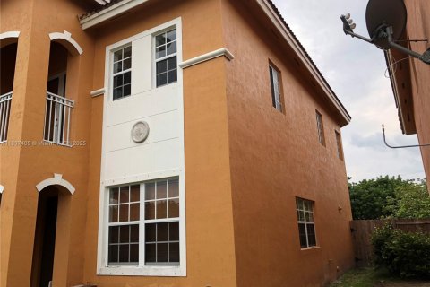 Villa ou maison à vendre à Miami, Floride: 5 chambres, 254.55 m2 № 1963904 - photo 6