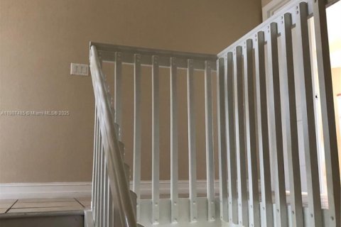 Villa ou maison à vendre à Miami, Floride: 5 chambres, 254.55 m2 № 1963904 - photo 18