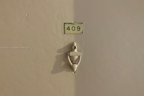 Снять в аренду кондоминиум в Норт-Майами, Флорида 2 спальни, 95.22м2, № 2020498 - фото 4
