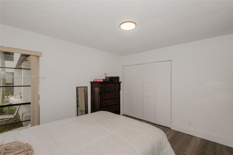 Купить таунхаус в Пемброк-Пайнс, Флорида 4 спальни, 150.13м2, № 2006405 - фото 14