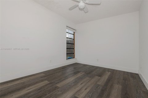 Купить таунхаус в Пемброк-Пайнс, Флорида 4 спальни, 150.13м2, № 2006405 - фото 21