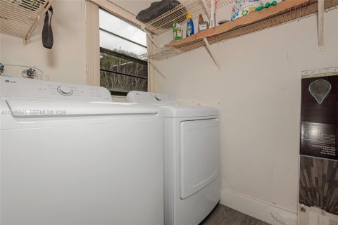 Купить таунхаус в Пемброк-Пайнс, Флорида 4 спальни, 150.13м2, № 2006405 - фото 25