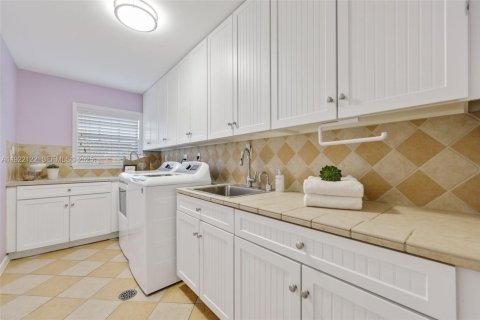 Villa ou maison à vendre à Fort Lauderdale, Floride: 4 chambres, 285.49 m2 № 1986123 - photo 30