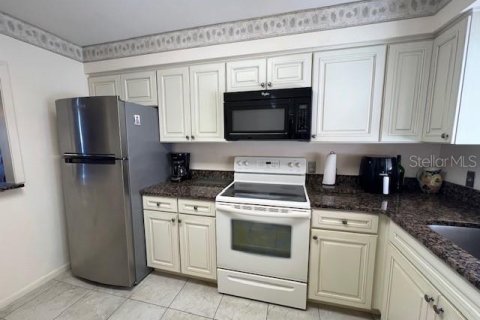 Condo in Sarasota, Florida, 2 bedrooms  № 1717802 - photo 6