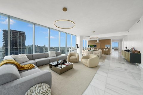 Condo in Miami, Florida, 4 bedrooms № 2082001 - photo 6