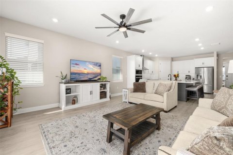 Casa en venta en Clermont, Florida, 4 dormitorios, 254.09 m2 № 2150603 - foto 13
