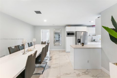 Casa en venta en Oakland Park, Florida, 4 dormitorios, 149.94 m2 № 1711143 - foto 6